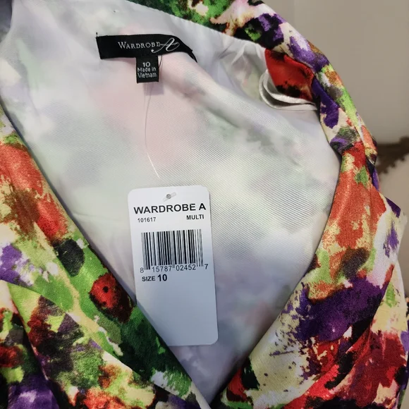 WardorbeA Multi Color Faux Wrap Dress With Belt - Picture 11 of 14